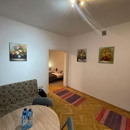 Apartamenty 650 Metrow Od Dworca Przemysl Luaran gambar