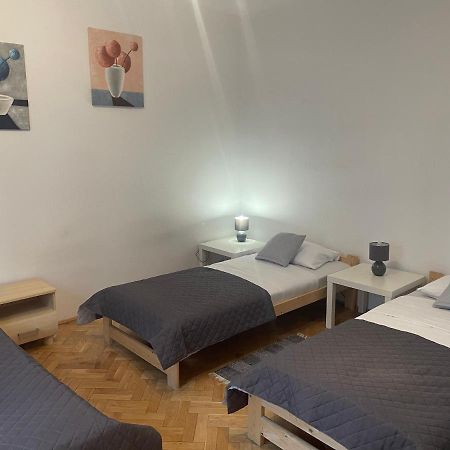 Apartamenty 650 Metrow Od Dworca Przemysl Luaran gambar