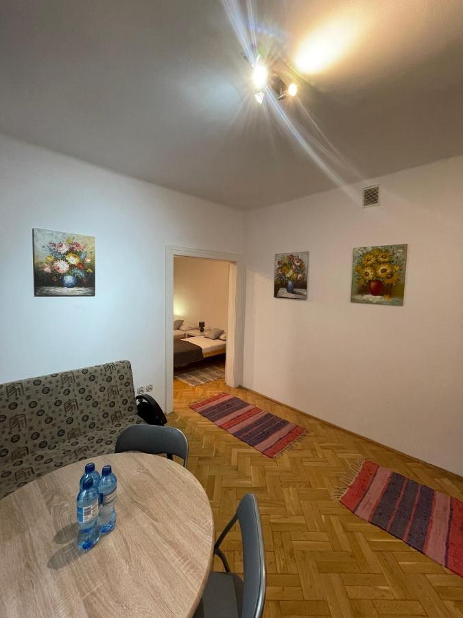 Apartamenty 650 Metrow Od Dworca Przemysl Luaran gambar