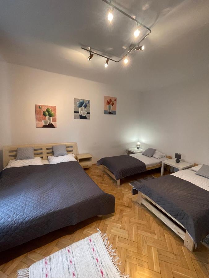 Apartamenty 650 Metrow Od Dworca Przemysl Luaran gambar